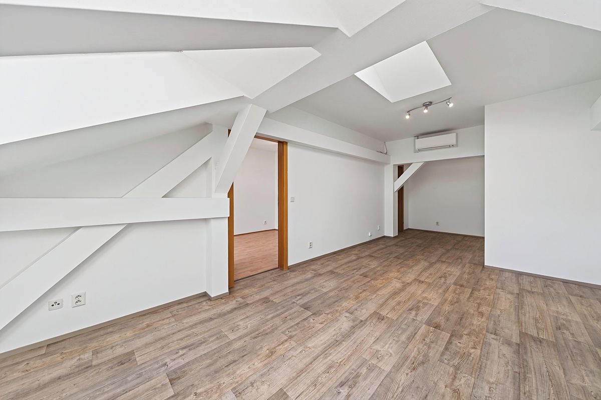 Pronájem bytu 2+kk 65 m² – fotografie 5