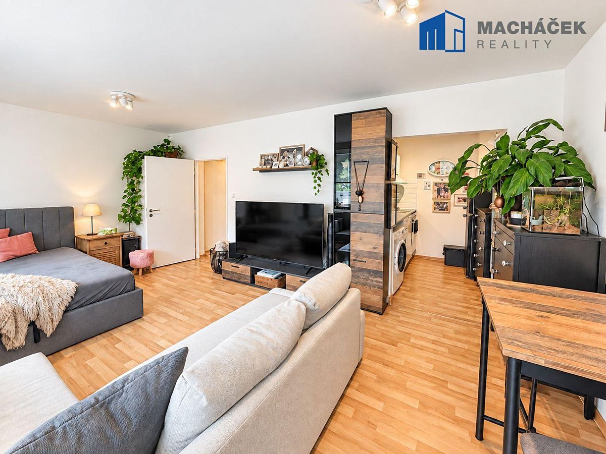 Prodej bytu 1+kk 35 m² – fotografie 3