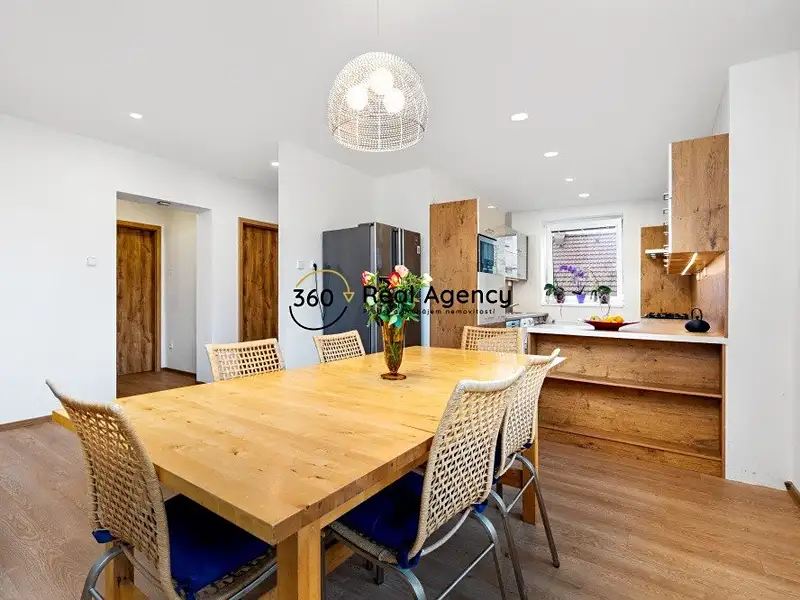 Prodej rodinného domu 299 m², pozemek 1977 m², Lužec nad Cidlinou – náhled fotky 1