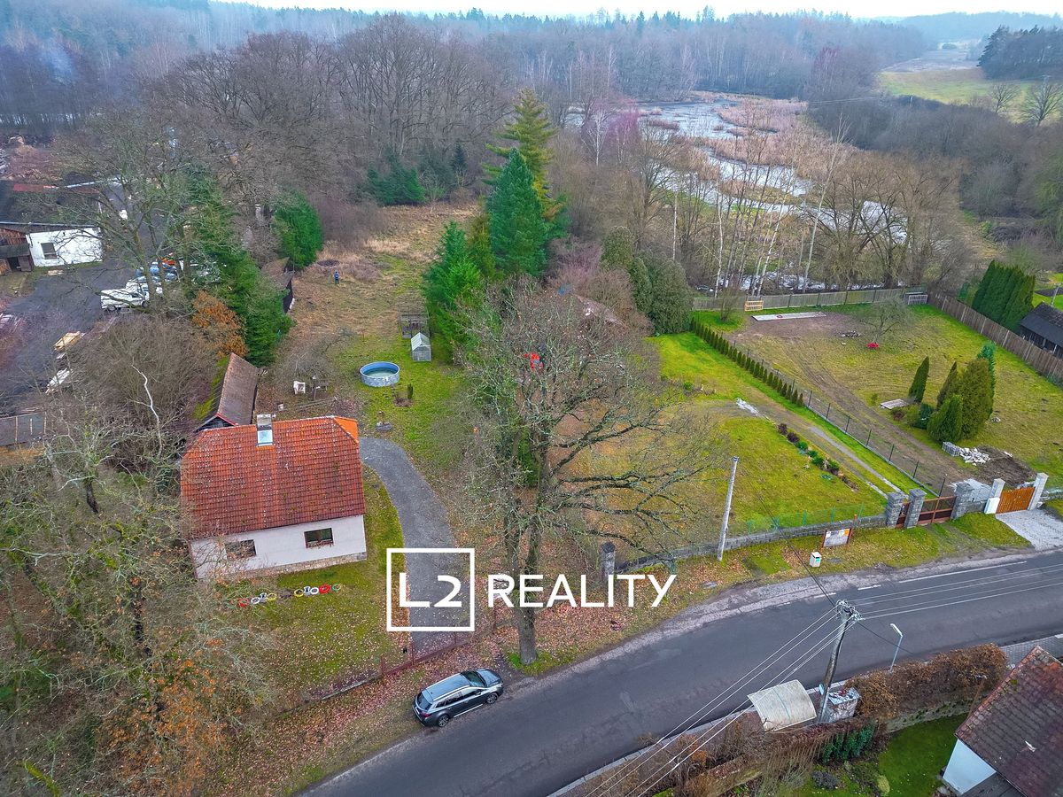 Prodej komerčního pozemku 3748 m², Vráž – fotka 1 z 3