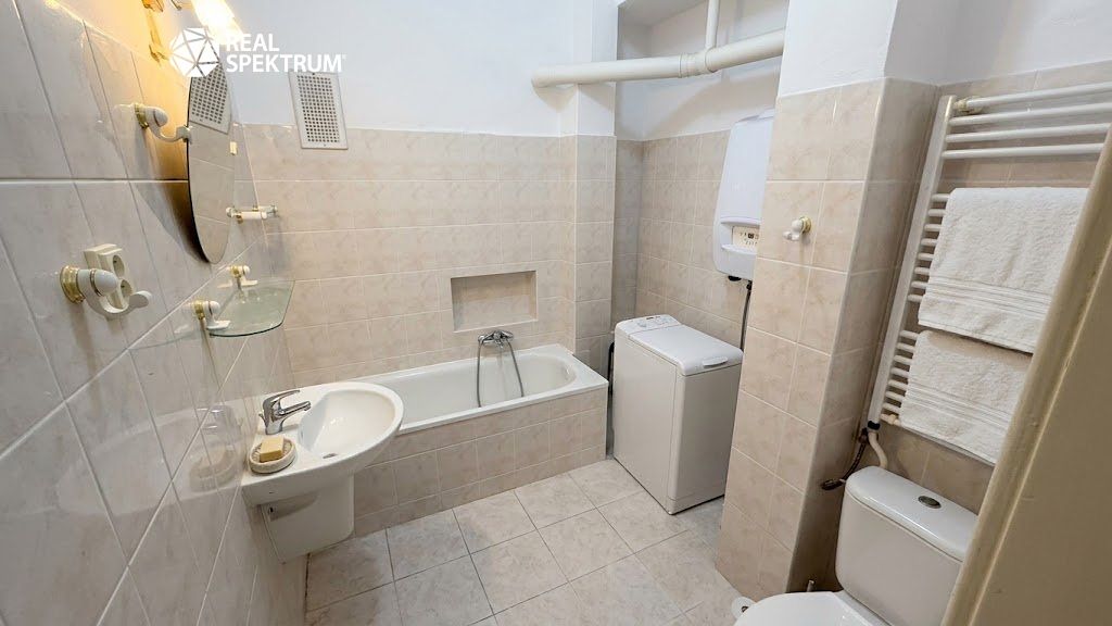 Pronájem bytu 2+kk 55 m² – fotografie 3