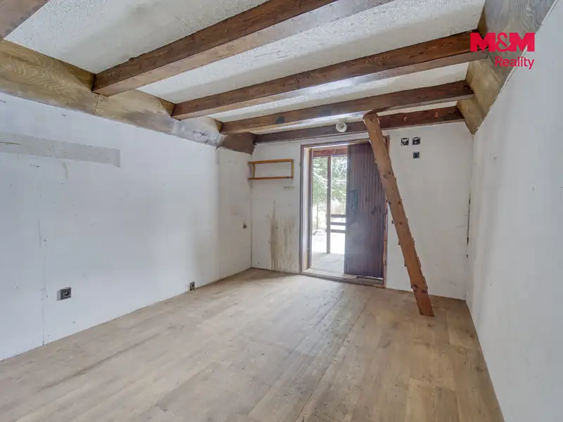 Prodej chaty 17 m², pozemek 305 m², Chrást – náhled fotky 3