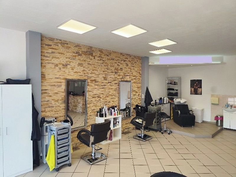 Pronájem obchodního prostoru 69 m² – fotografie 2