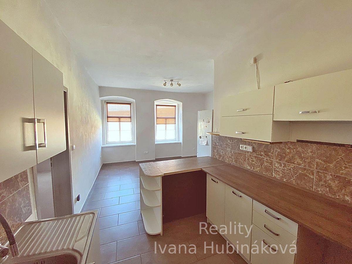 Prodej rodinného domu 98 m², pozemek 748 m² – fotografie 5
