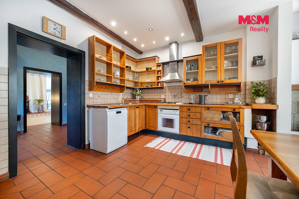 Prodej rodinného domu 223 m², pozemek 5844 m² – fotografie 2