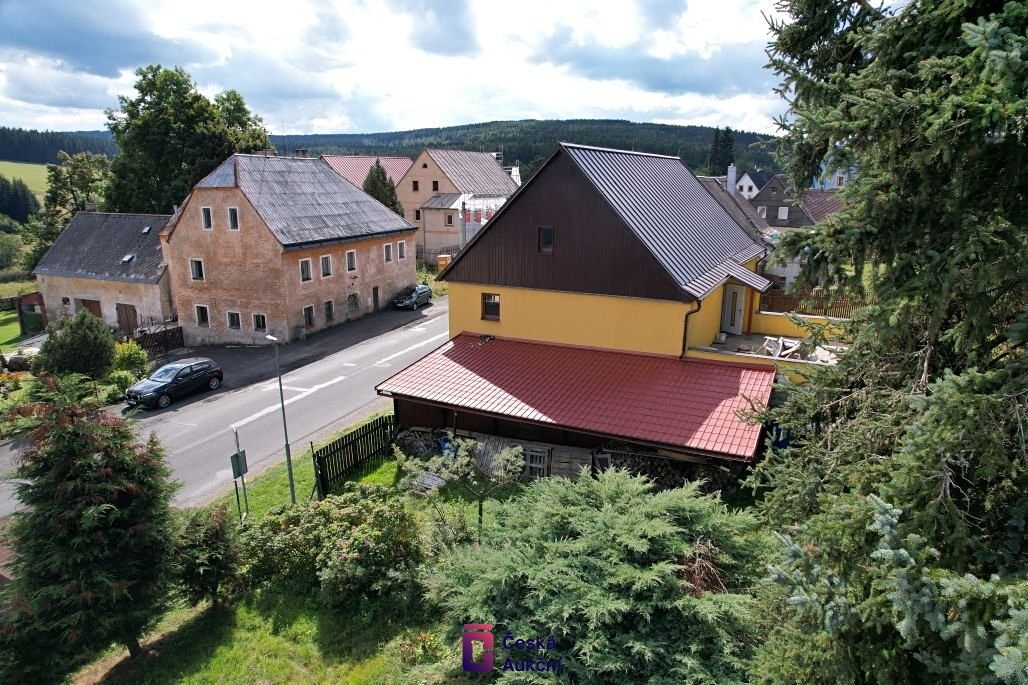 Prodej rodinného domu 218 m², pozemek 1170 m² – fotografie 5