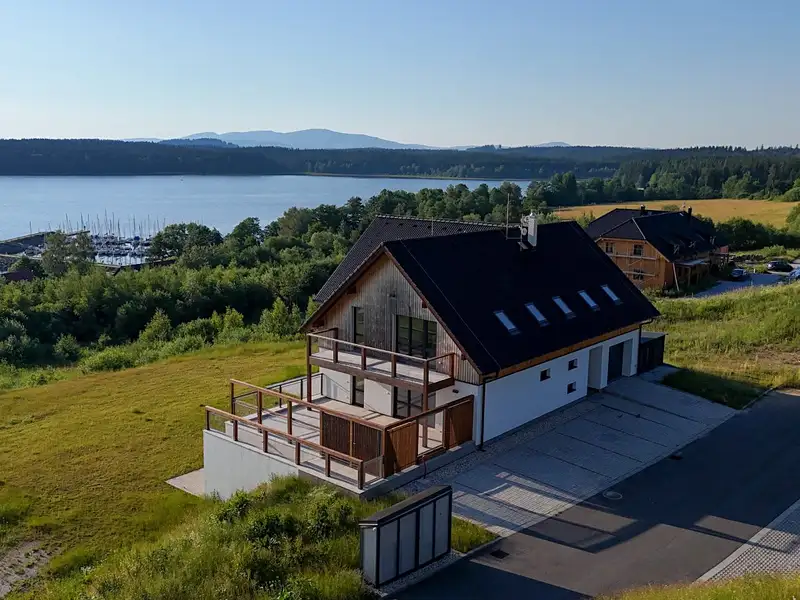 Prodej vícegeneračního domu 602 m², pozemek 2000 m², Frymburk – náhled fotky 2