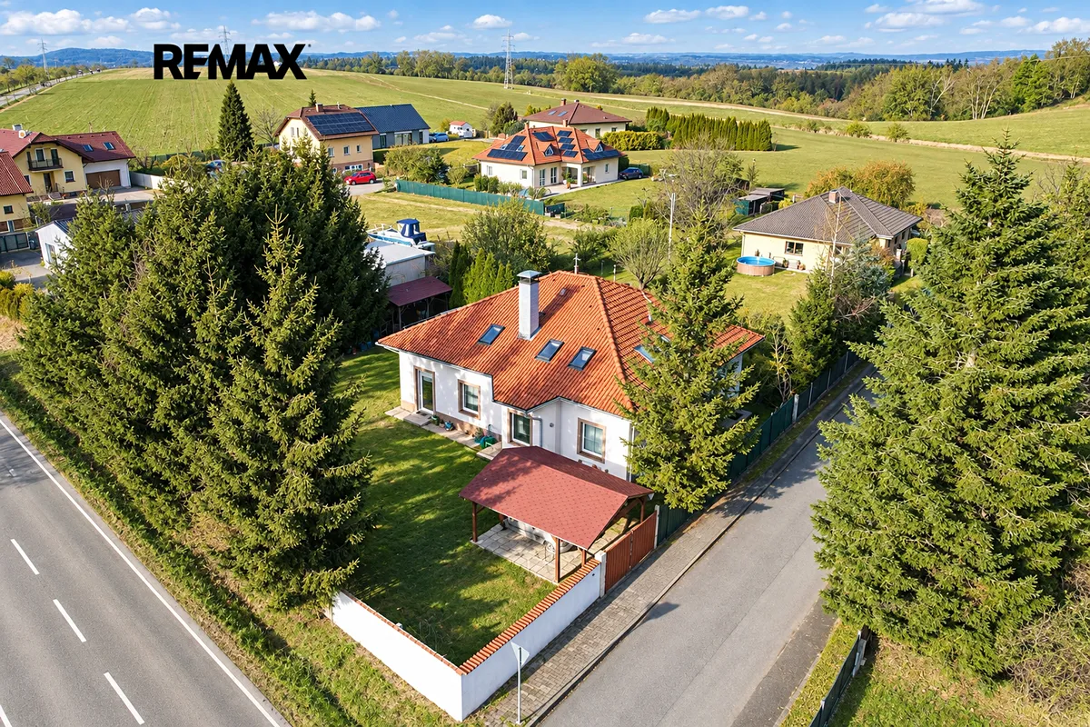 Prodej rodinného domu 300 m², pozemek 761 m²