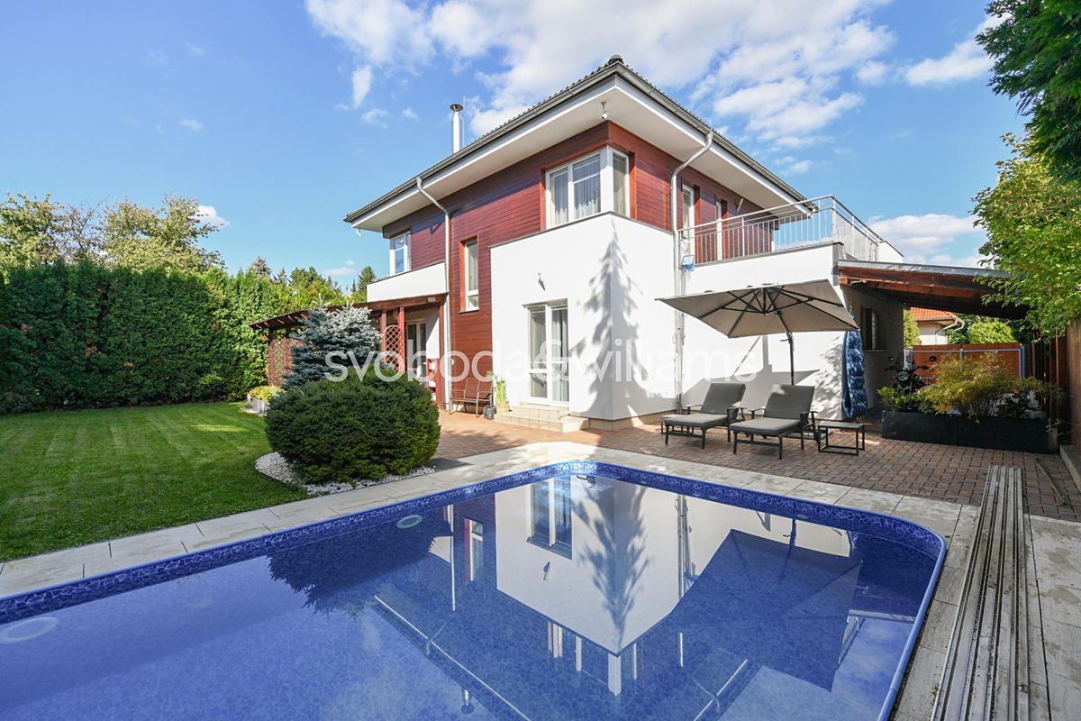 Prodej rodinného domu 178 m², pozemek 686 m²