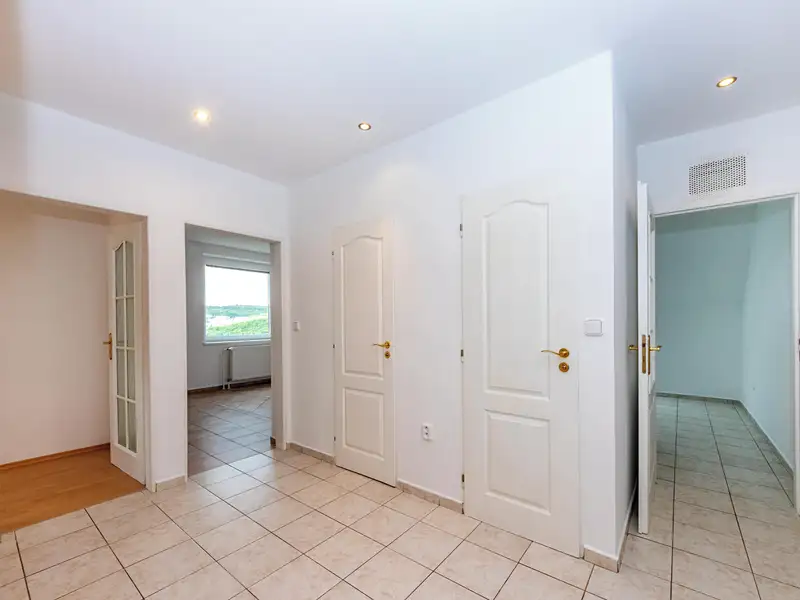 Prodej bytu 4+1 89 m², Praha – náhled fotky 3