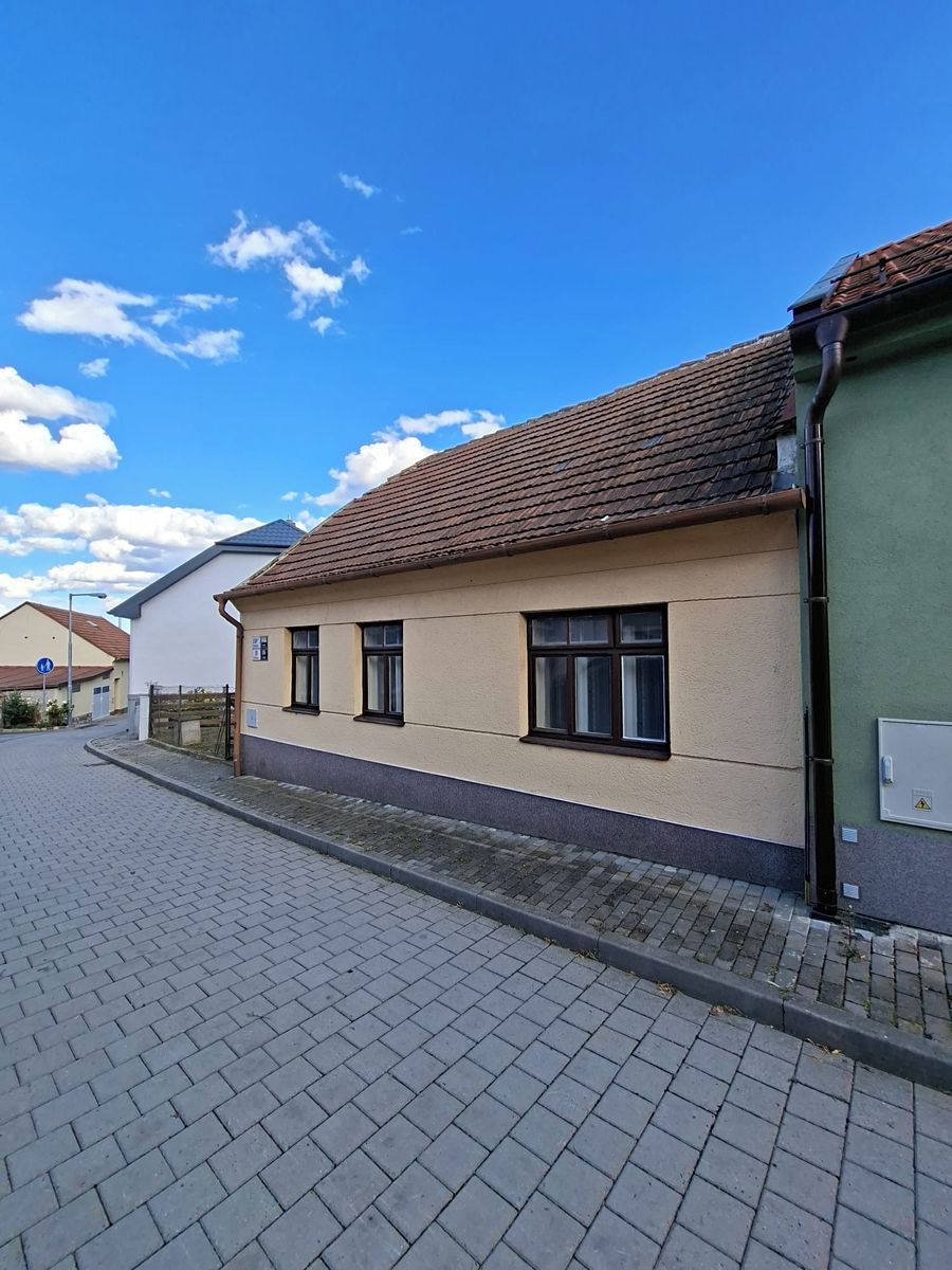Prodej rodinného domu 95 m², pozemek 351 m² – fotografie 2