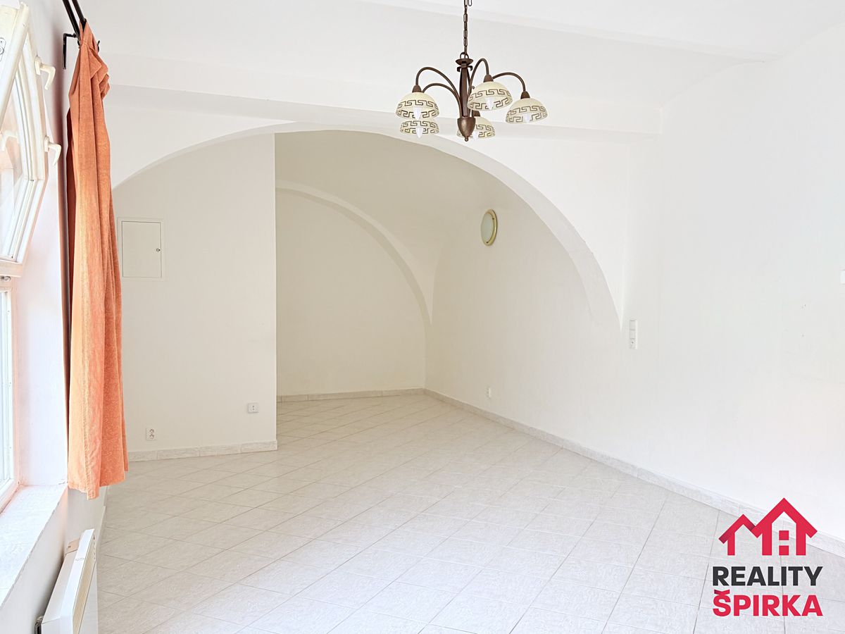 Pronájem bytu 1+kk 39 m² – fotografie 2