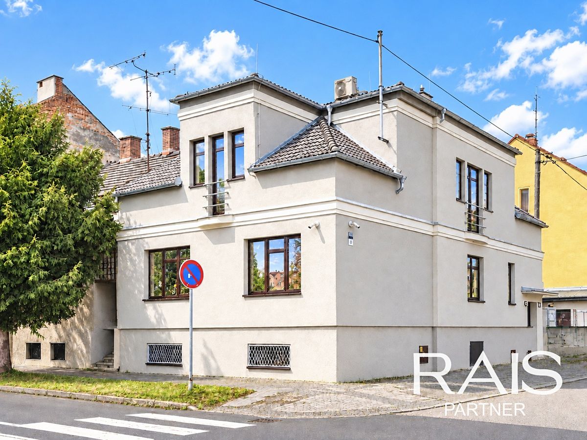Prodej rodinného domu 235 m², pozemek 232 m² – fotografie 2