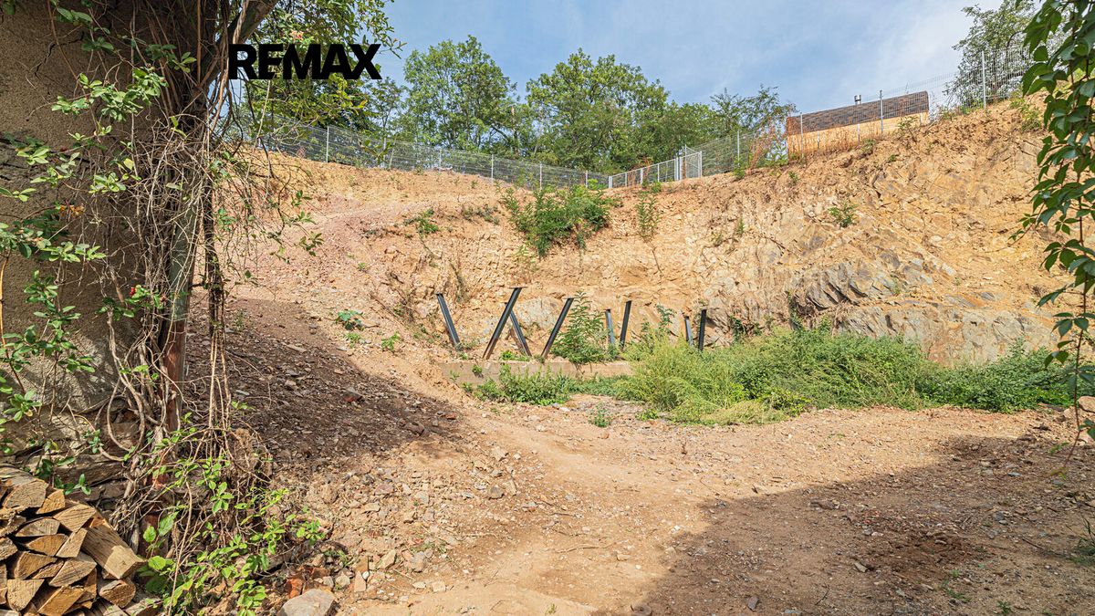 Prodej stavebního pozemku 2294 m² – fotografie 4