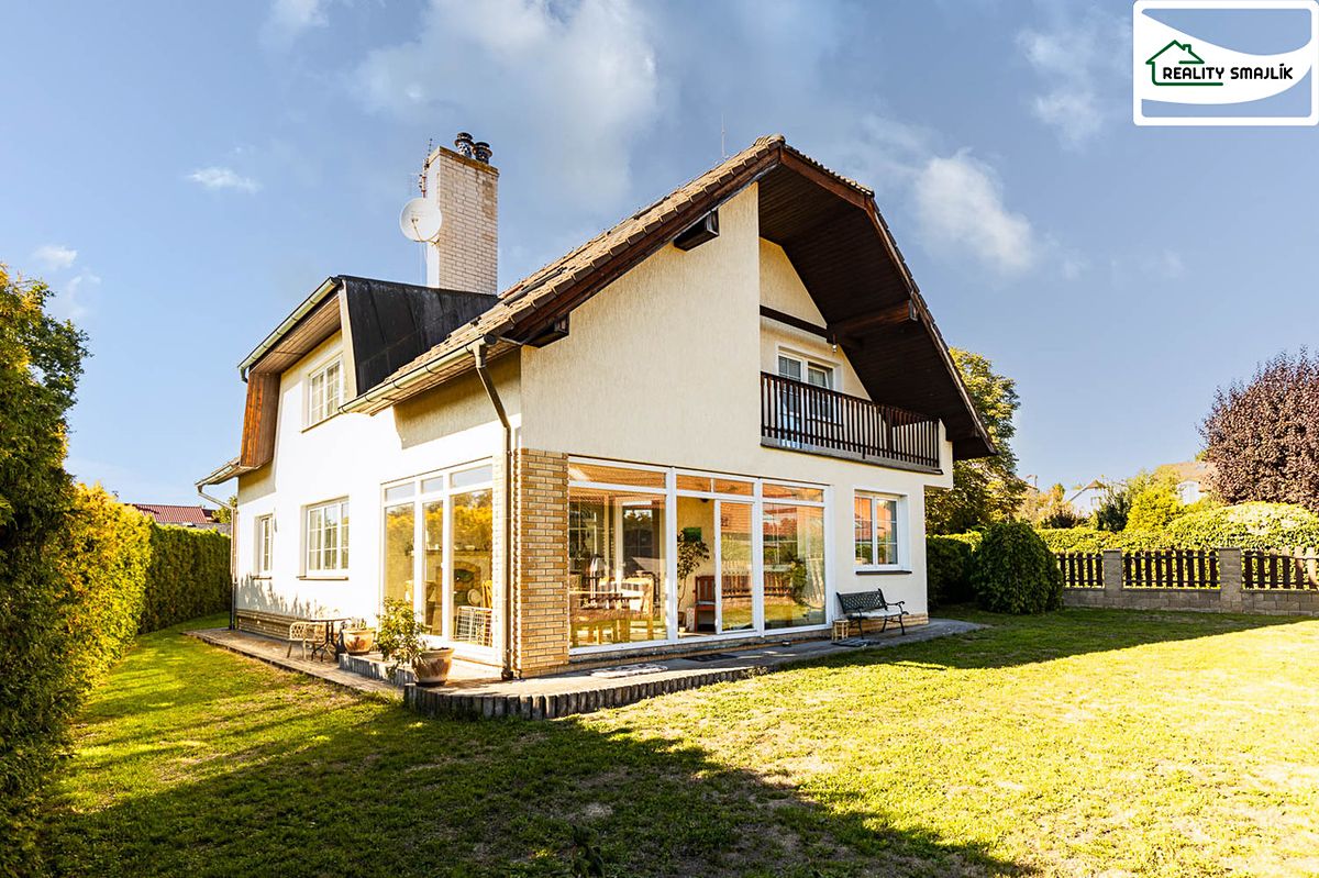 Prodej rodinného domu 285 m², pozemek 877 m²