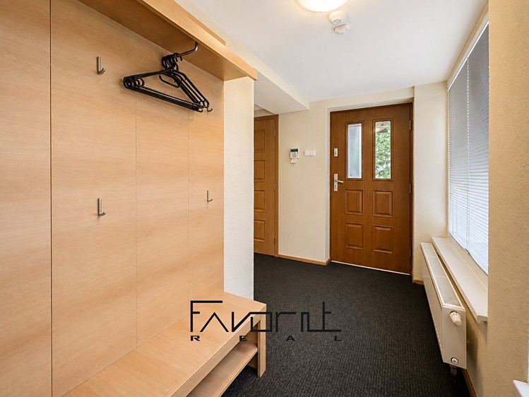 Pronájem komerčního prostoru, 205 m² (5 z 16)