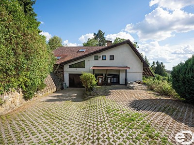 Prodej  rodinného domu 401 m², pozemek 2 071 m²