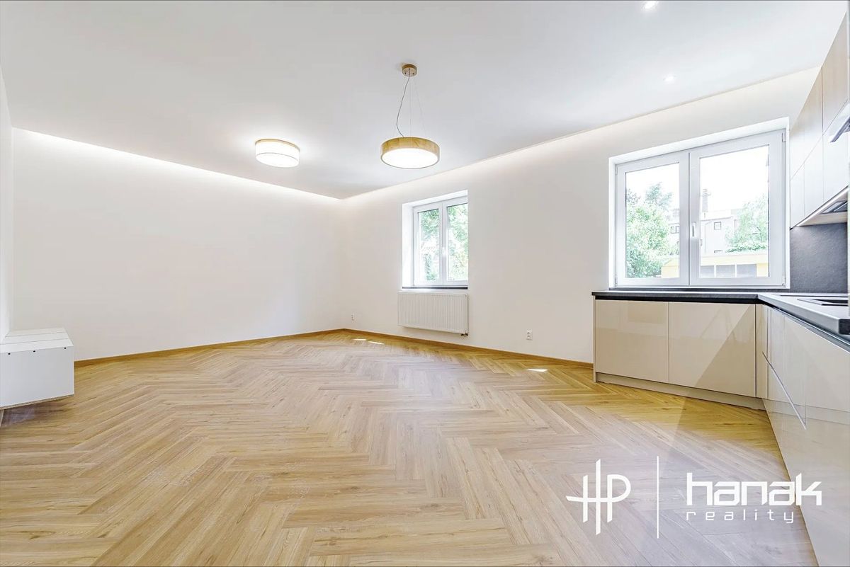 Pronájem bytu 2+kk 51 m² – fotografie 4