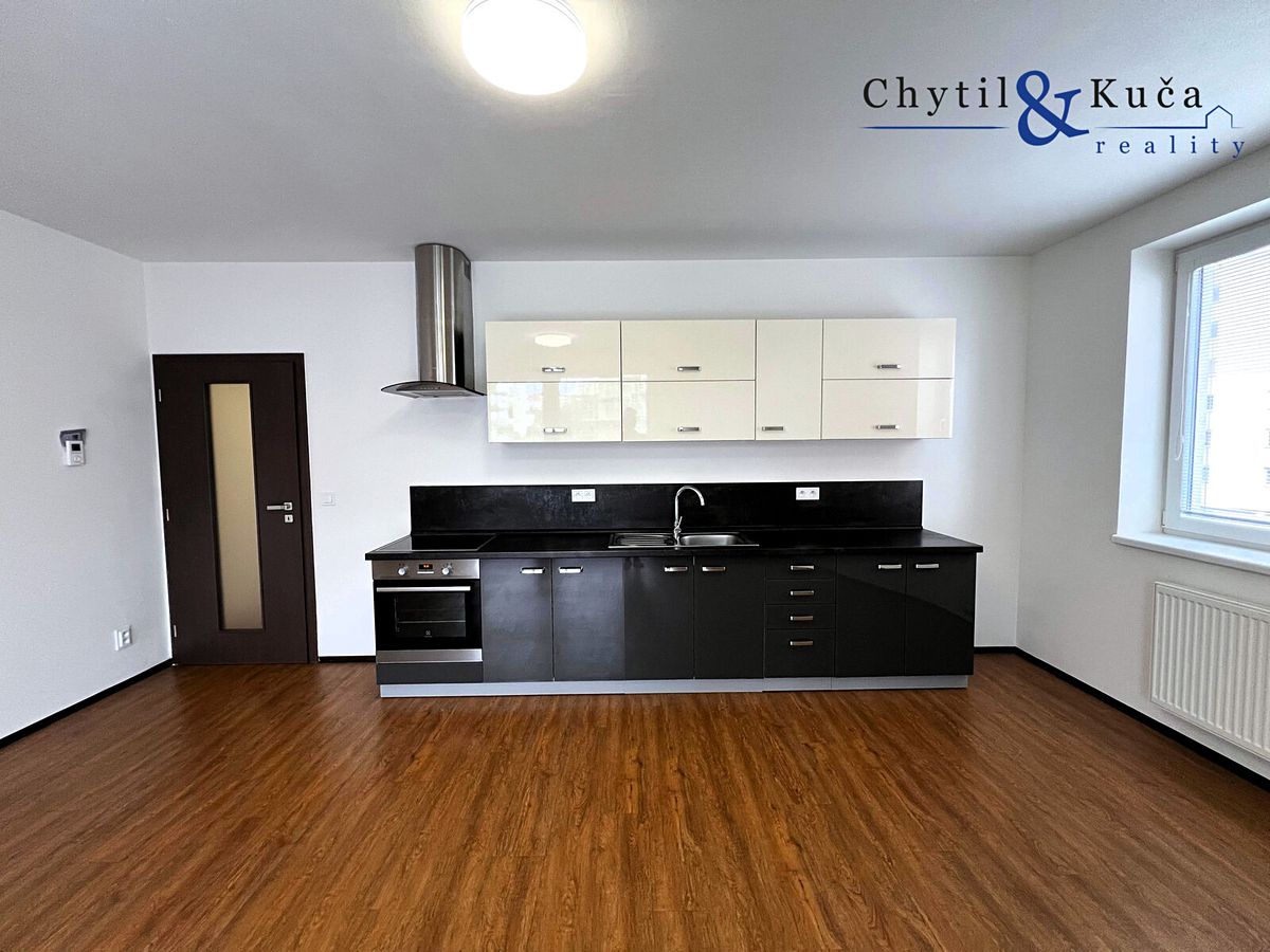 Pronájem bytu 2+kk 55 m² – fotografie 2