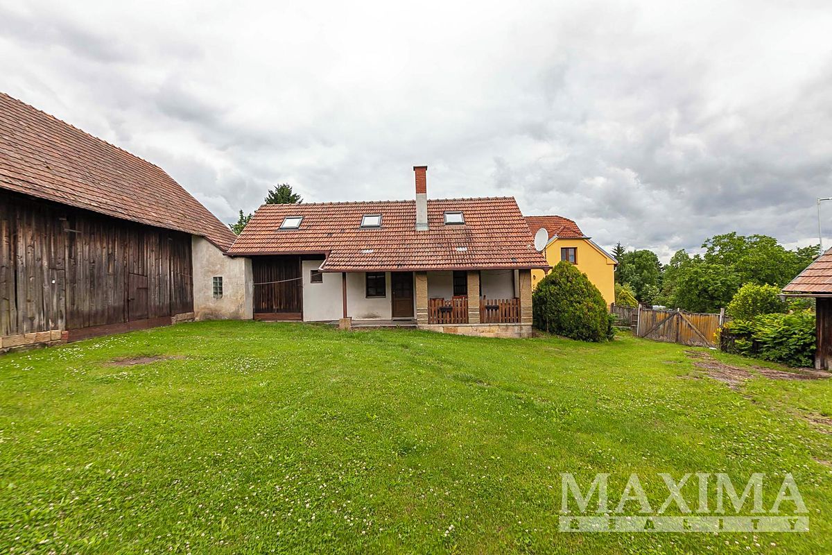 Prodej rodinného domu 196 m², pozemek 2229 m² – fotografie 3