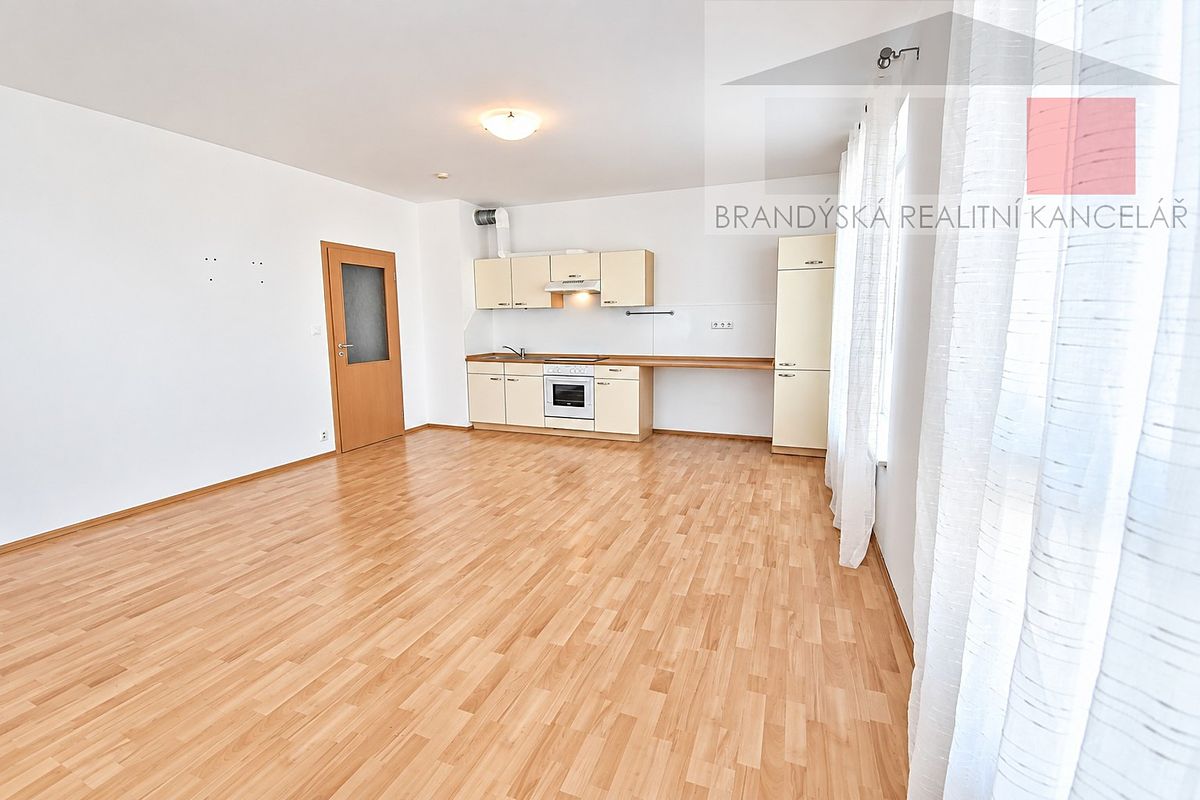 Pronájem bytu 1+kk 38 m² – fotografie 5