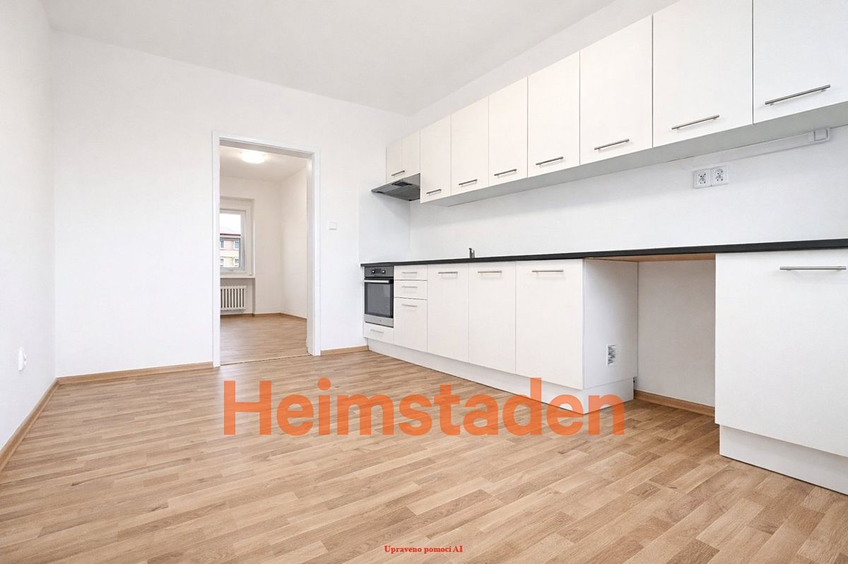 Pronájem bytu 4+1 92 m² – fotografie 2