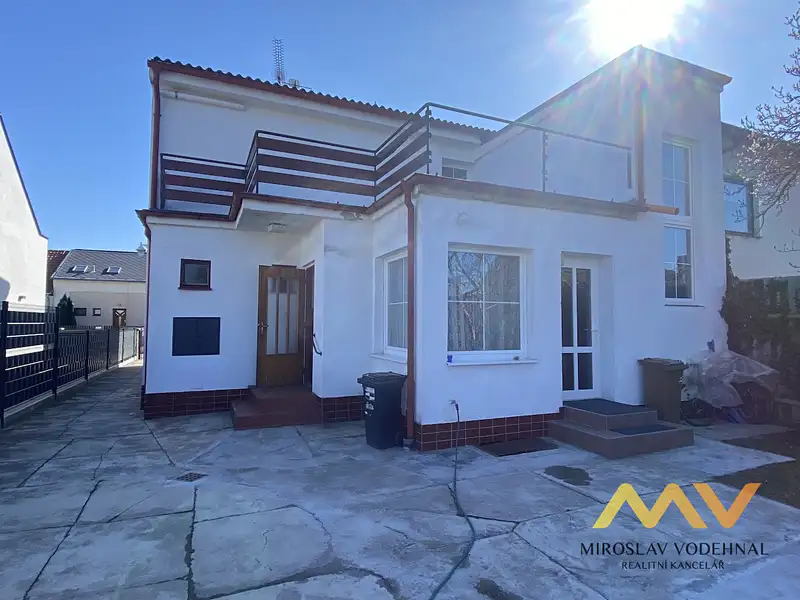 Pronájem bytu 3+1 90 m², Hradec Králové – náhled fotky 2