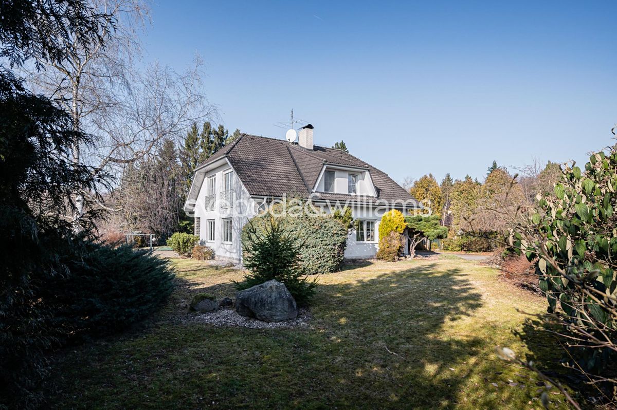 Prodej rodinného domu 270 m², pozemek 2086 m², Mukařov – fotka 1 z 3