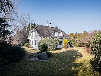 Prodej rodinného domu 270 m², pozemek 2086 m²