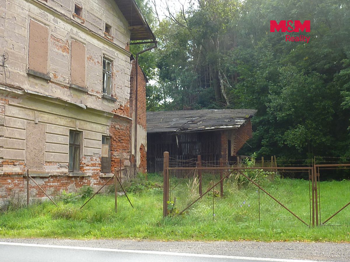 Prodej rodinného domu 1200 m², pozemek 1251 m² – fotografie 3
