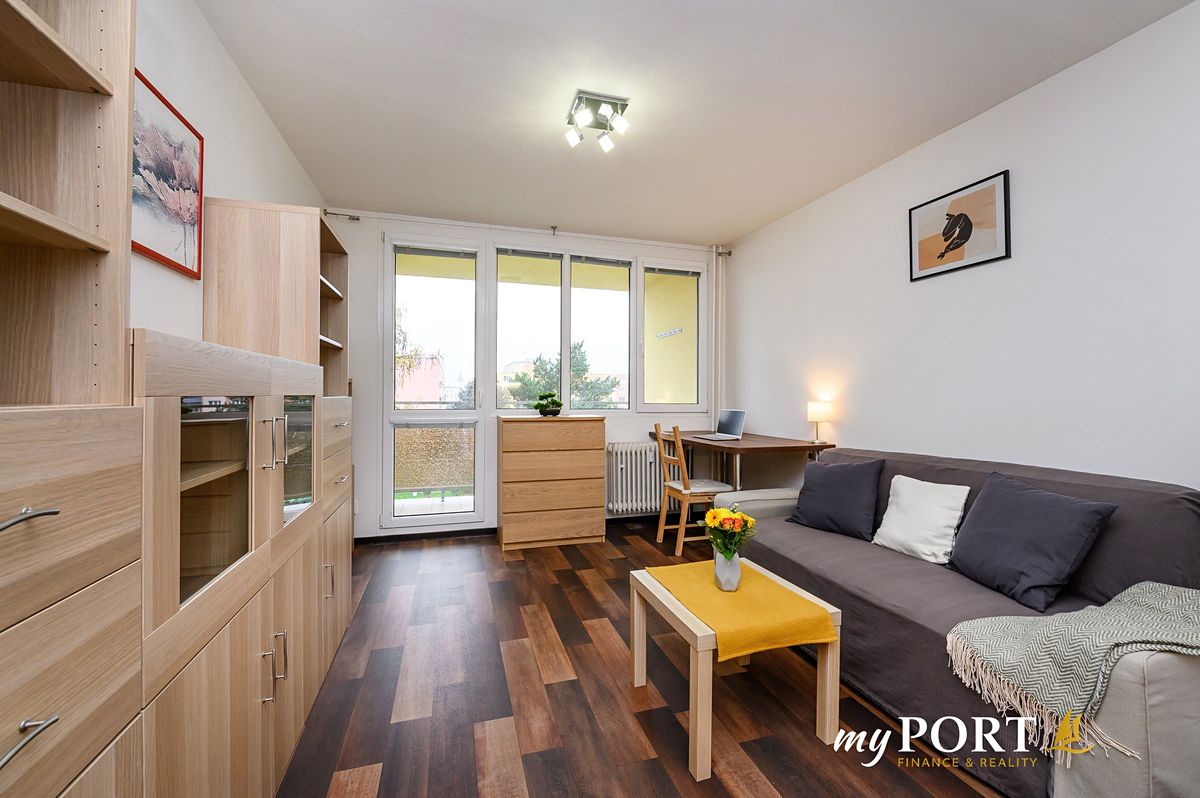 Pronájem bytu 1+kk 24 m² – fotografie 3