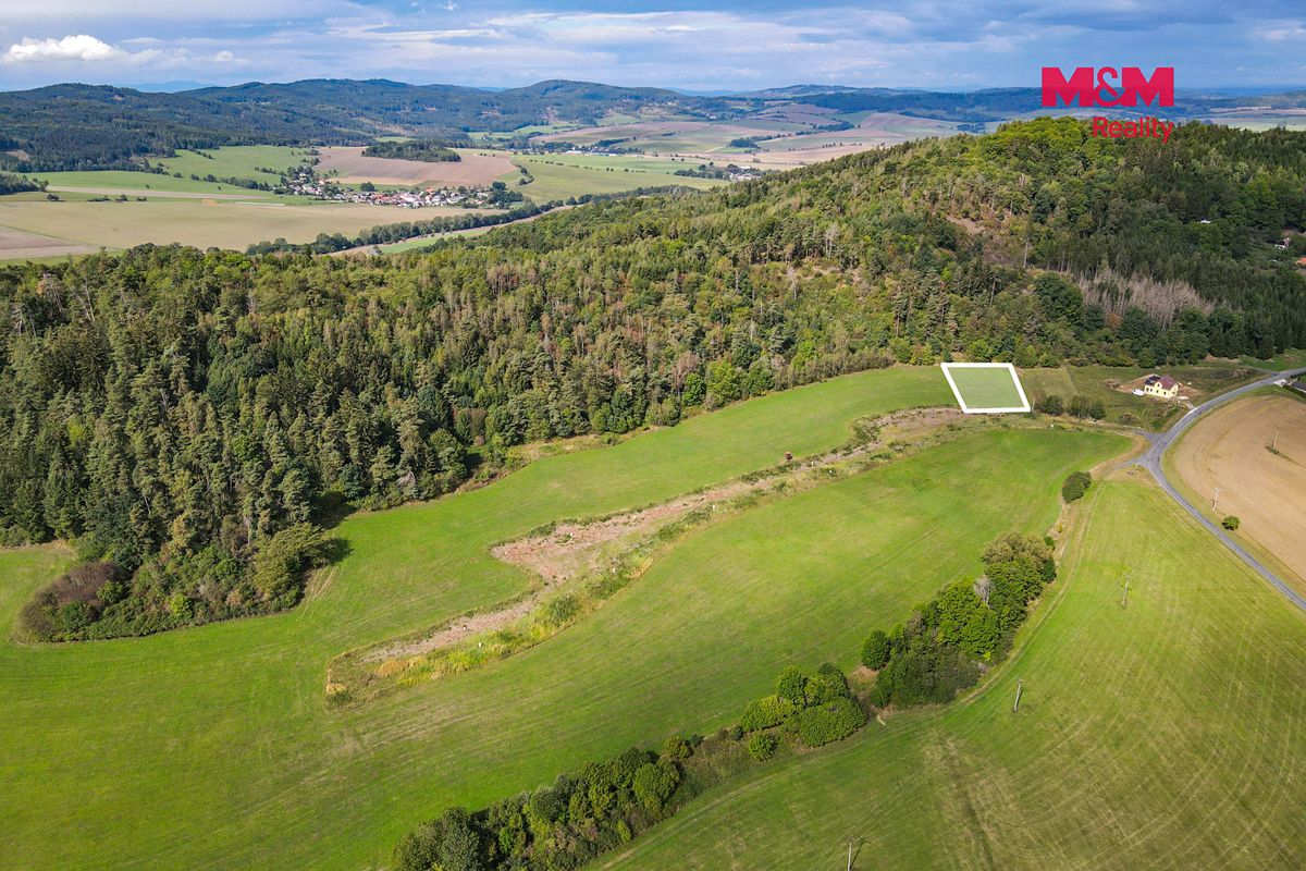 Prodej stavebního pozemku 1607 m² – fotografie 2
