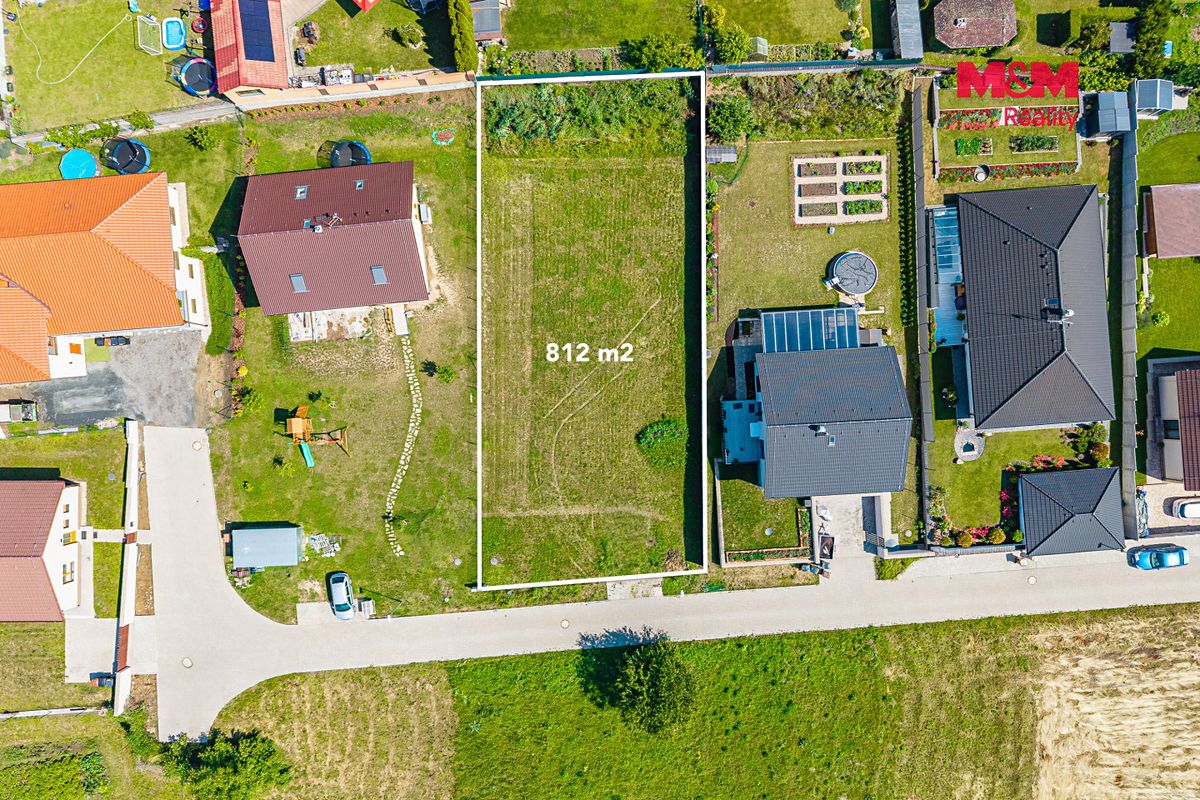 Prodej stavebního pozemku 812 m² – fotografie 2