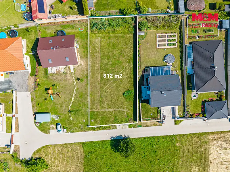 Prodej stavebního pozemku 812 m², Plaňany – náhled fotky 2