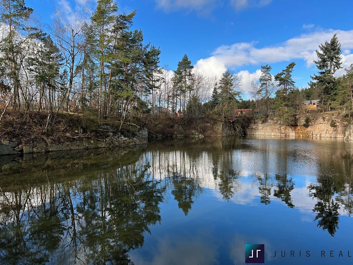Prodej stavebního pozemku 6731 m²