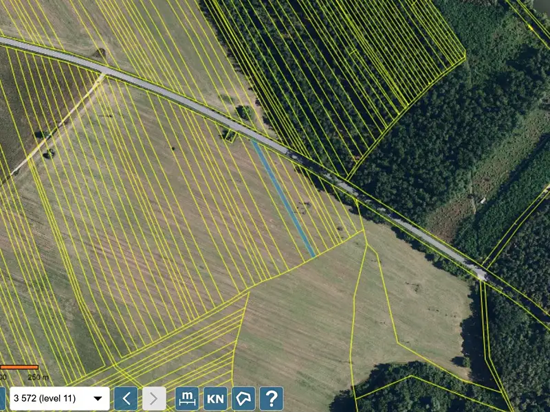Prodej pole 1022 m², Lužice – náhled fotky 2