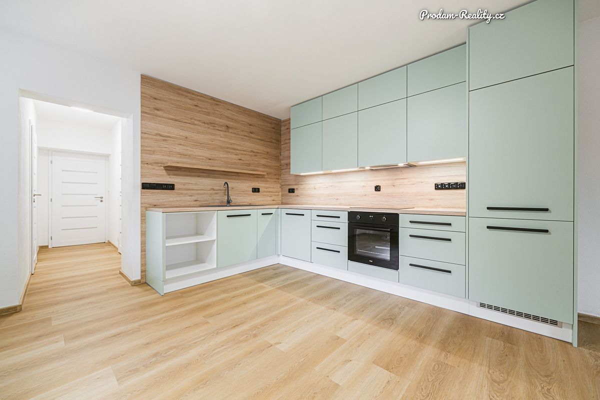 Prodej rodinného domu 95 m², pozemek 727 m² – fotografie 3