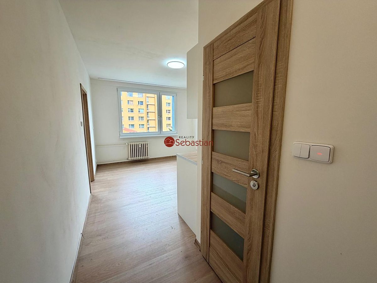 Pronájem bytu 2+kk 35 m² – fotografie 2