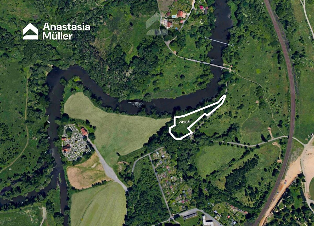 Pronájem pozemku 3877 m²