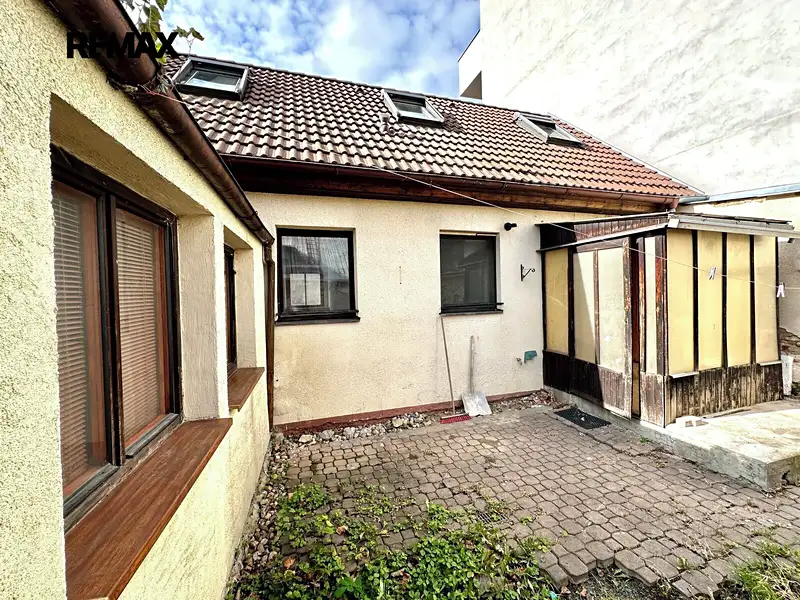 Prodej rodinného domu 104 m², pozemek 112 m², Praha – náhled fotky 1