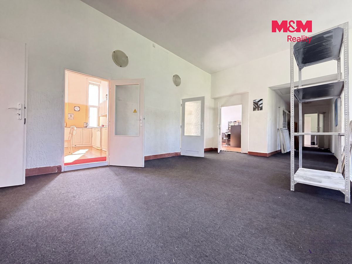 Pronájem kanceláře 244 m² – fotografie 2