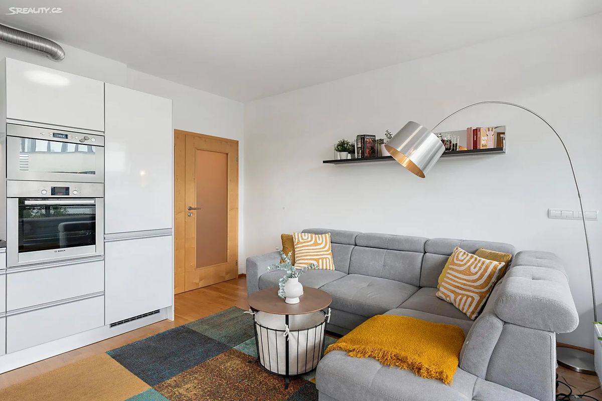 Pronájem bytu 2+kk 54 m² – fotografie 3