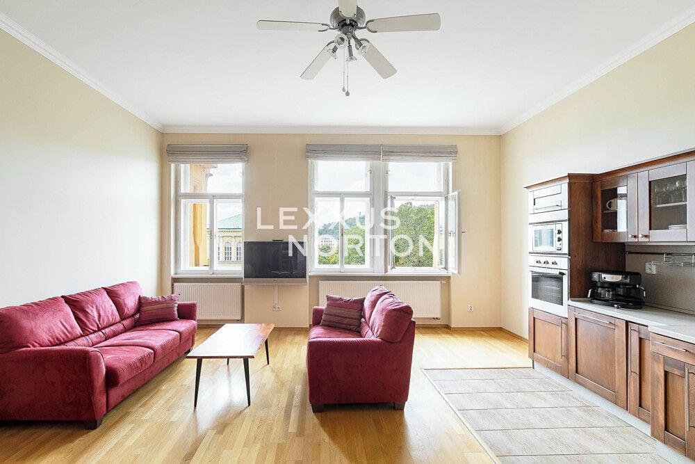 Pronájem bytu 3+kk 92 m²