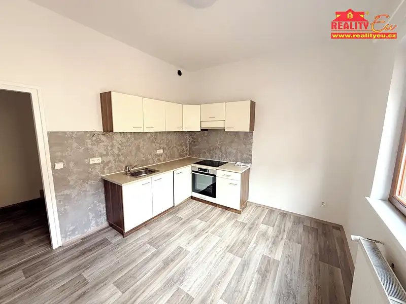 Pronájem bytu 2+1 58 m², Náchod – náhled fotky 3