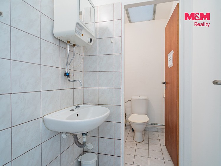 Комерційне приміщення в оренду, 210 м² (4 з 6)
