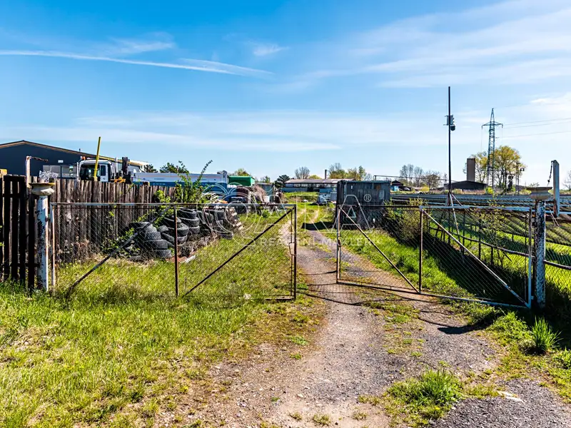 Prodej komerčního pozemku 2769 m², Mlékojedy – náhled fotky 3