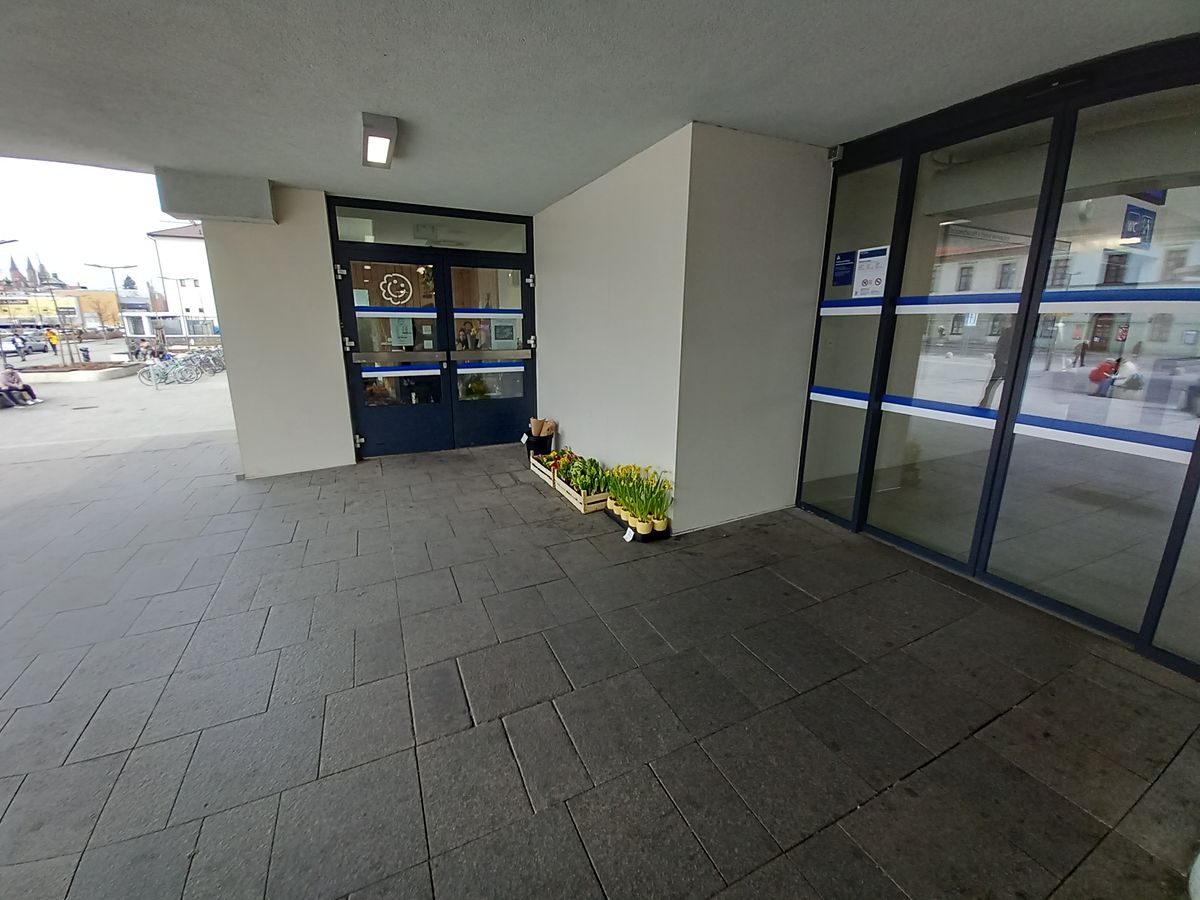 Pronájem obchodního prostoru 16 m² – fotografie 2