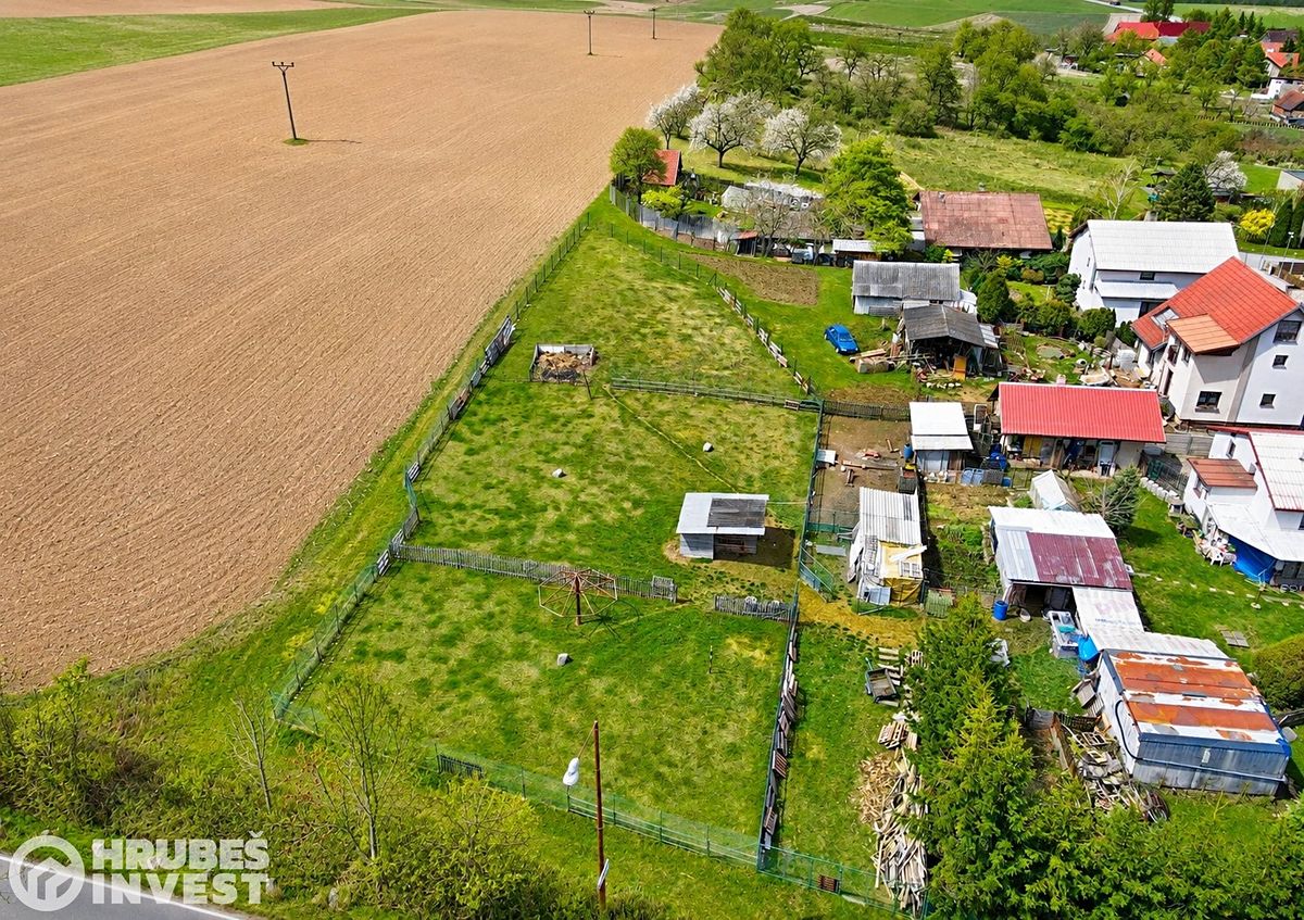 Prodej stavebního pozemku 817 m² – fotografie 3