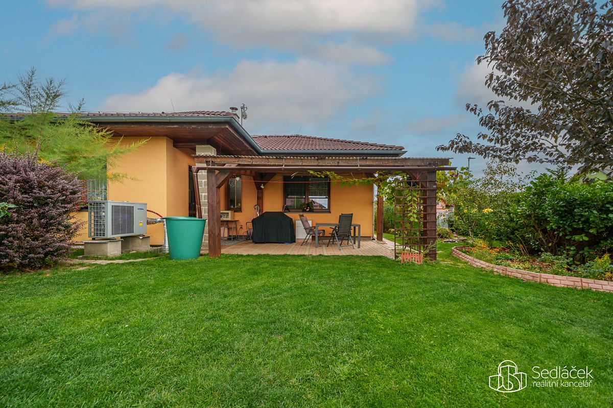Prodej rodinného domu 100 m², pozemek 1272 m² – fotografie 3