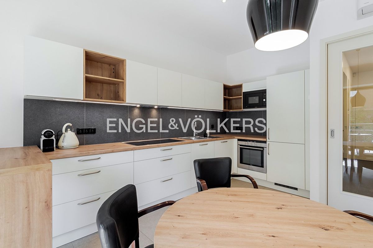 Pronájem bytu 2+kk 65 m² – fotografie 2